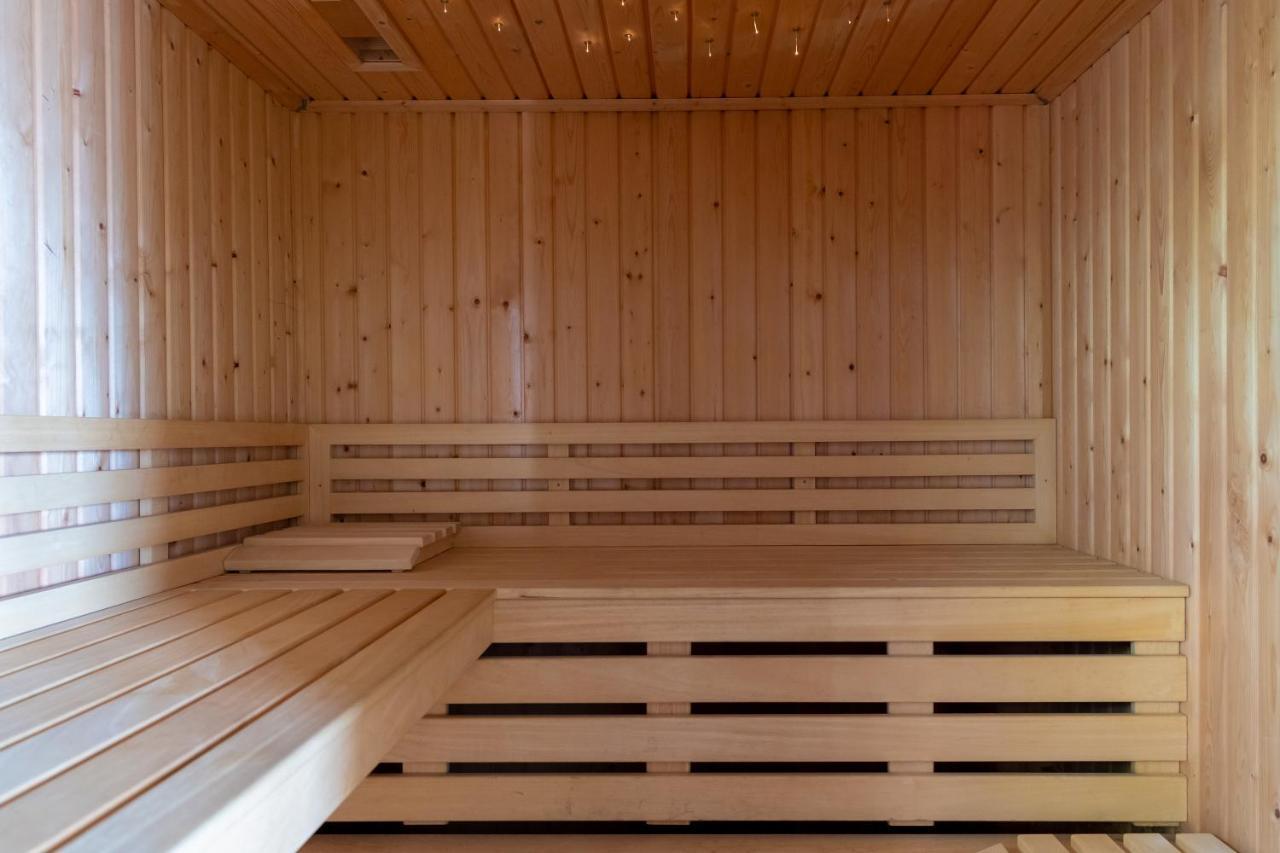 Aangenaam Op De Rijn, Woonboot, Inclusief Prive Sauna Алфен-ан-ден-Рейн Экстерьер фото