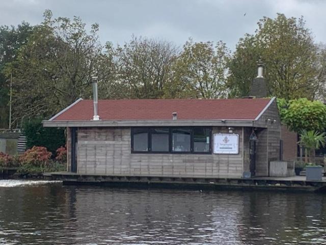 Aangenaam Op De Rijn, Woonboot, Inclusief Prive Sauna Алфен-ан-ден-Рейн Экстерьер фото