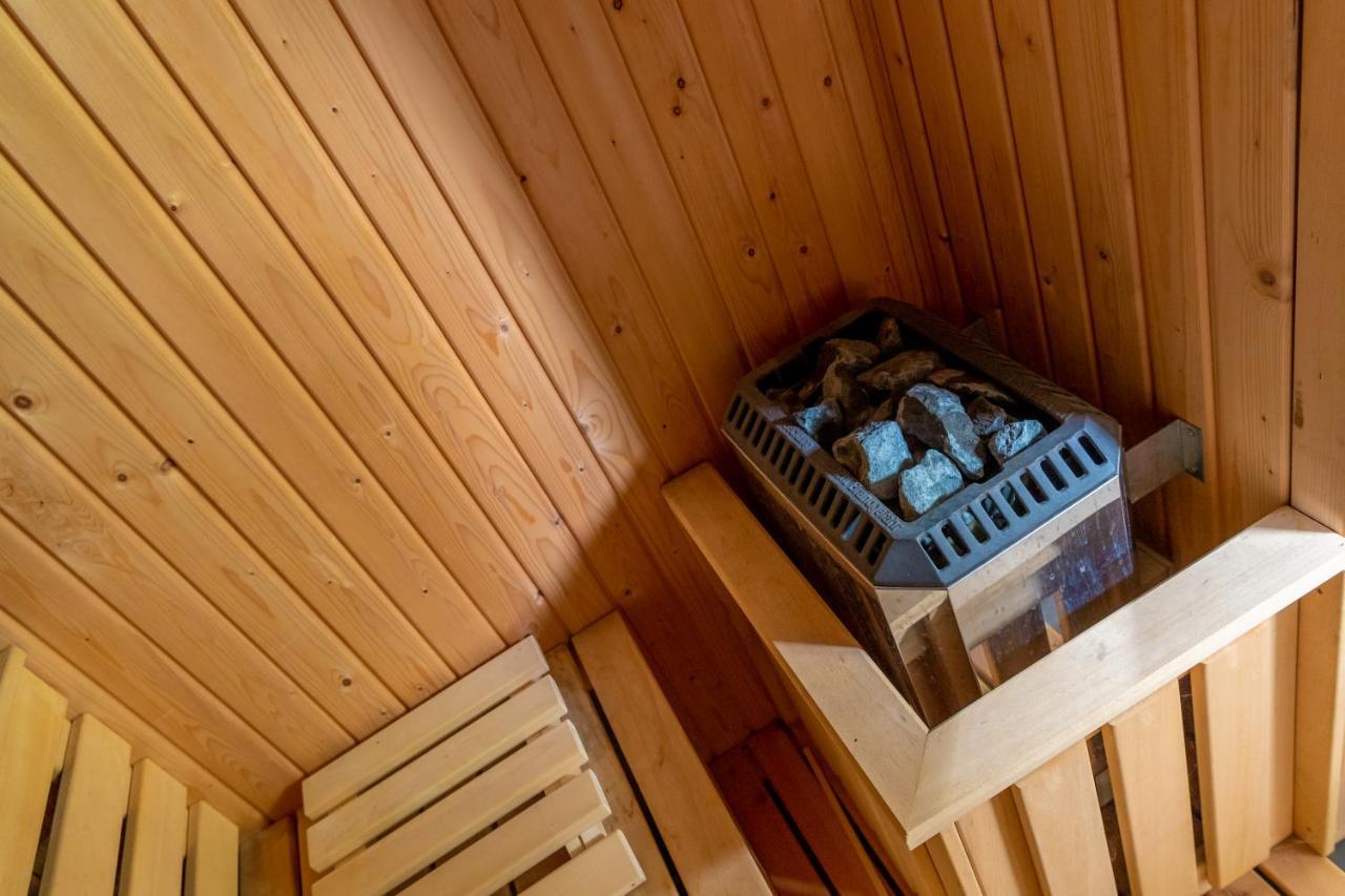 Aangenaam Op De Rijn, Woonboot, Inclusief Prive Sauna Алфен-ан-ден-Рейн Экстерьер фото