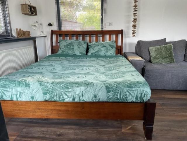 Aangenaam Op De Rijn, Woonboot, Inclusief Prive Sauna Алфен-ан-ден-Рейн Экстерьер фото