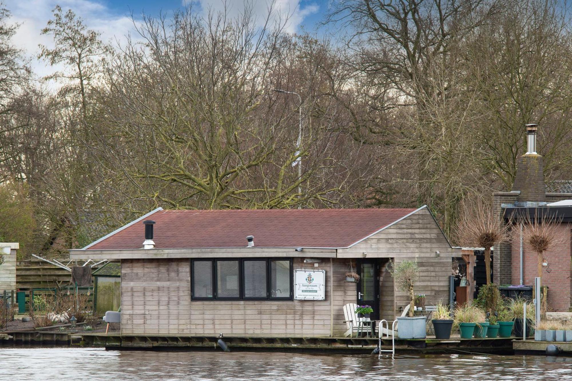 Aangenaam Op De Rijn, Woonboot, Inclusief Prive Sauna Алфен-ан-ден-Рейн Экстерьер фото