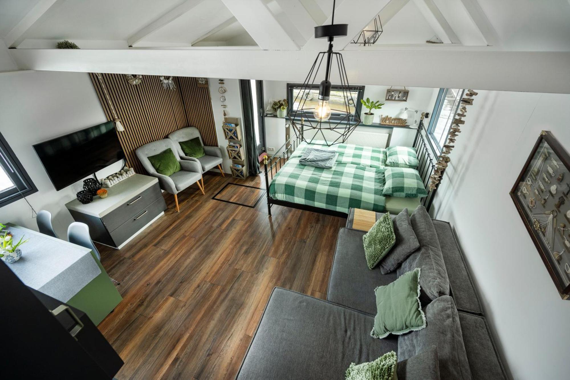 Aangenaam Op De Rijn, Woonboot, Inclusief Prive Sauna Алфен-ан-ден-Рейн Экстерьер фото